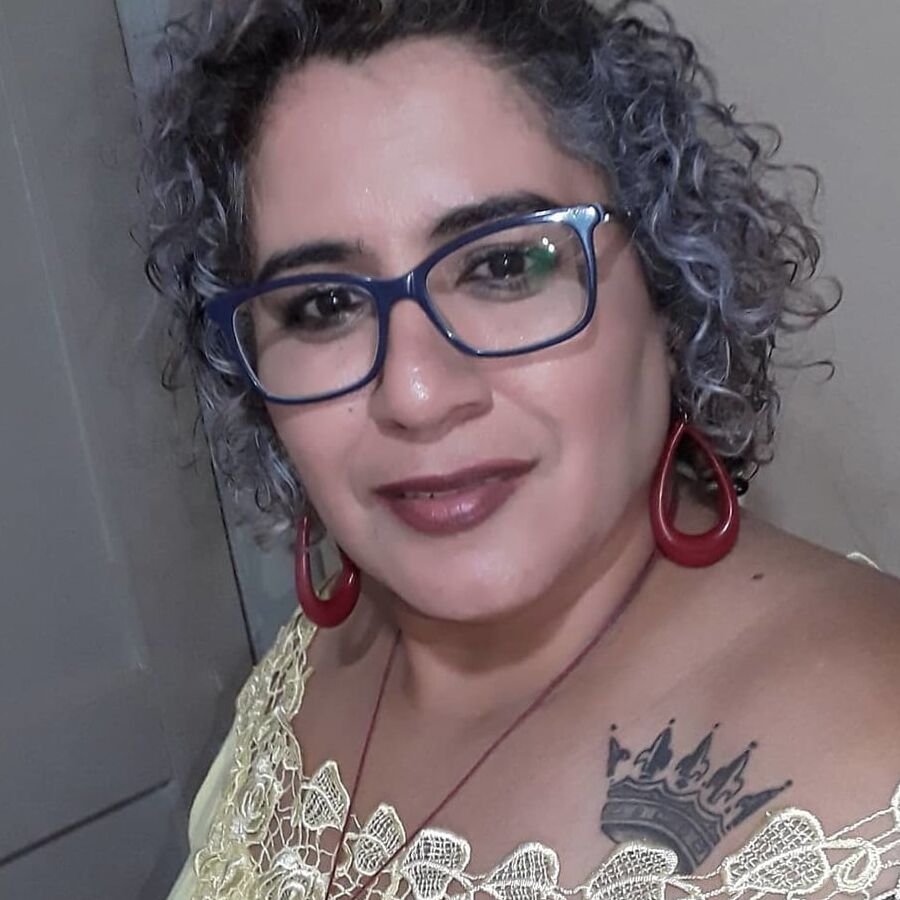 Sexy face with glasses Milf