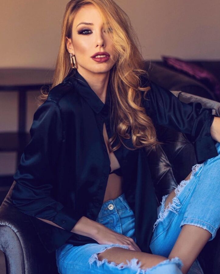Sofija, devojka za zestoko razbijanje do suza komentarisite