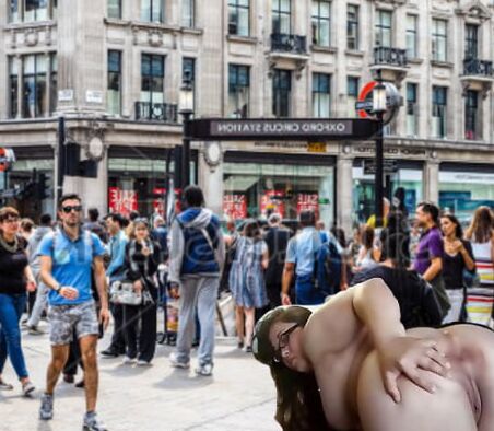 GROS CUL EXPOSER EN PLEINE RUE
