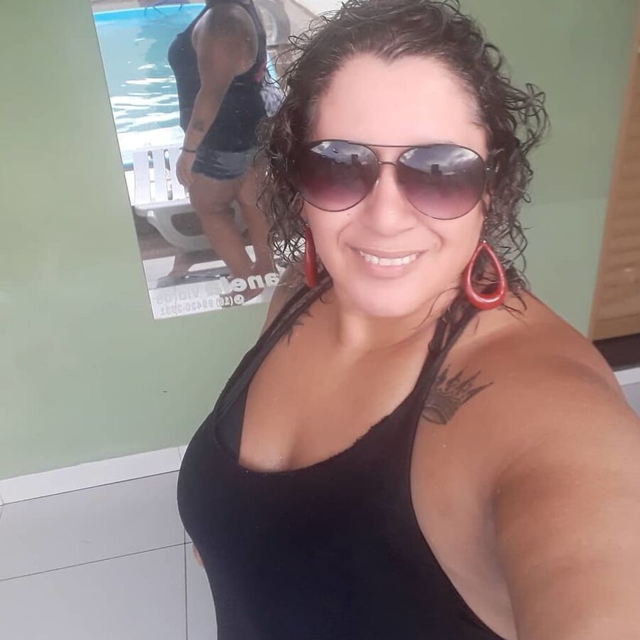 Sexy face with glasses Milf