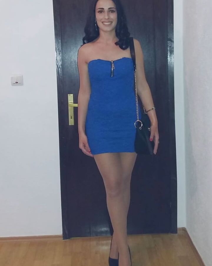 Beautiful MILFS AMATEURS