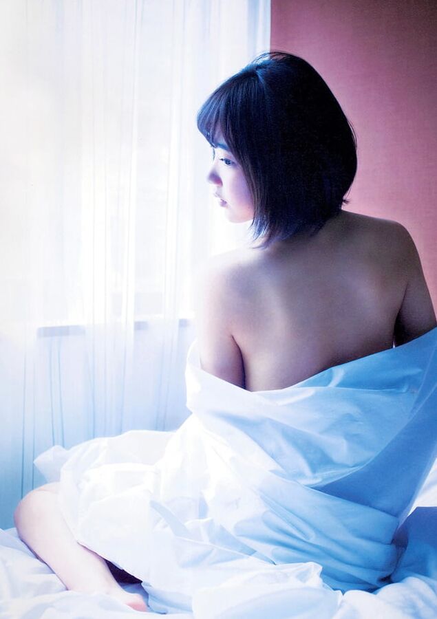 Sakura Miyawaki Japanese K-Pop Singer