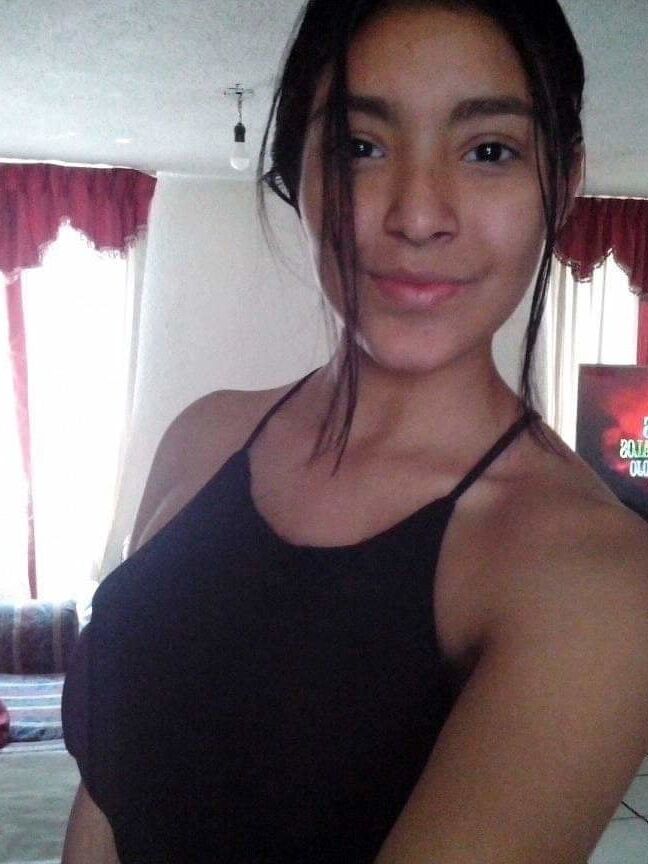 Tetona Latina