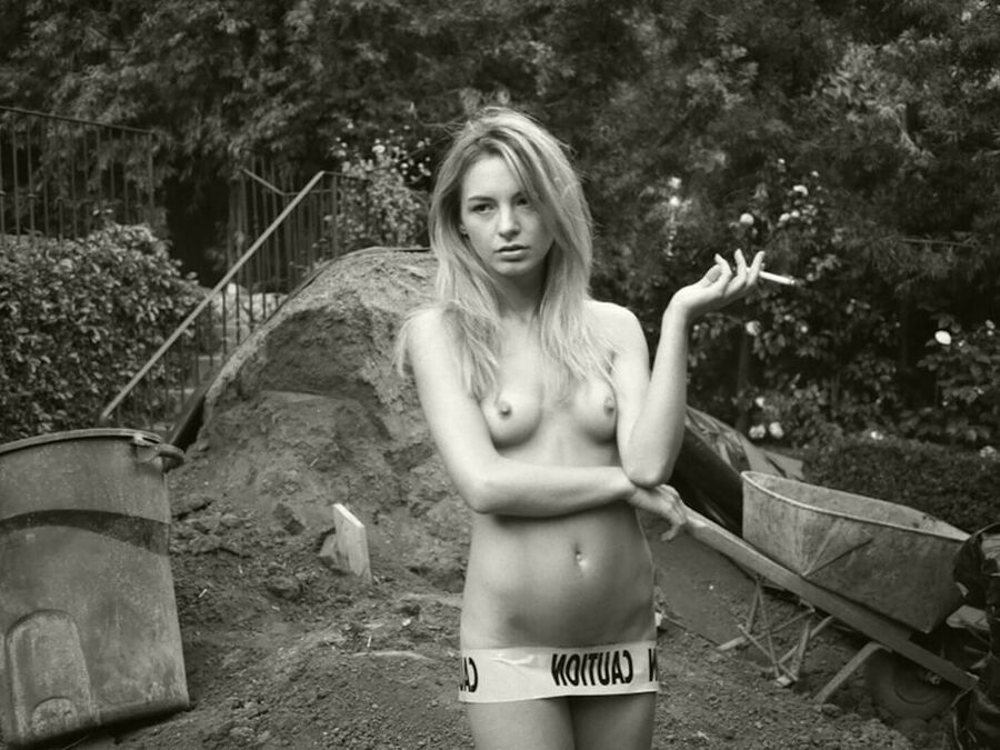 Dora Yoder posing naked feb