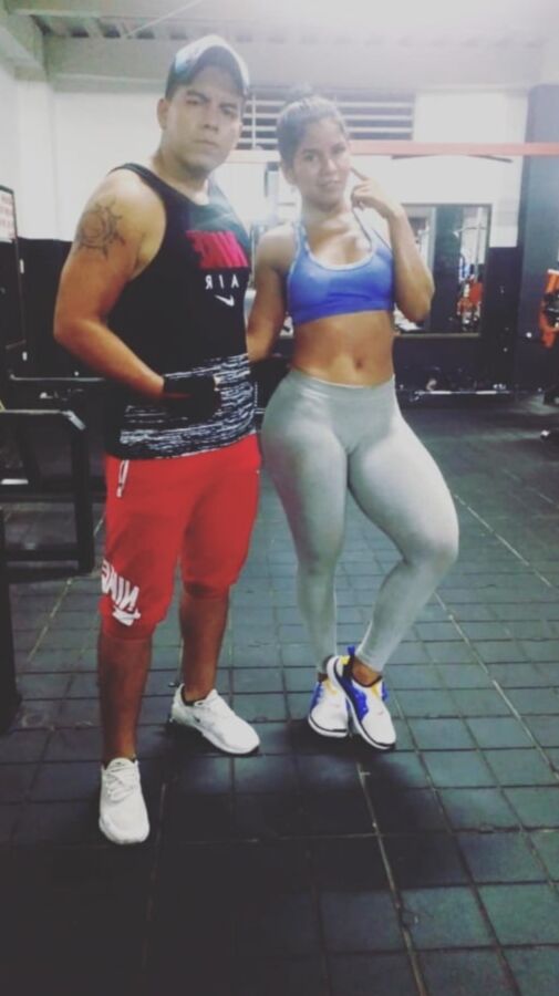 Instructora de gimnasio milf culona