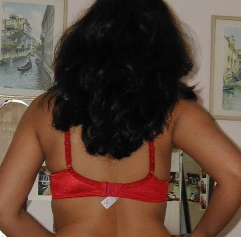 Pakistan MILF slut exposed