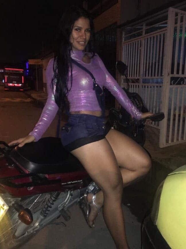 Instructora de gimnasio milf culona
