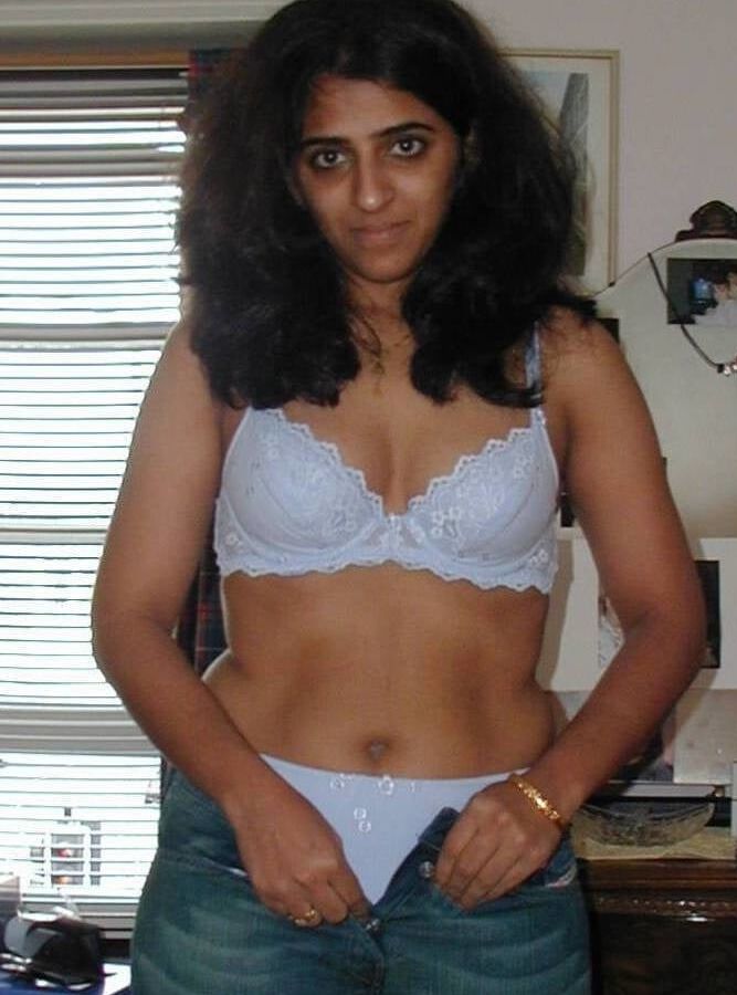 Pakistan MILF slut exposed