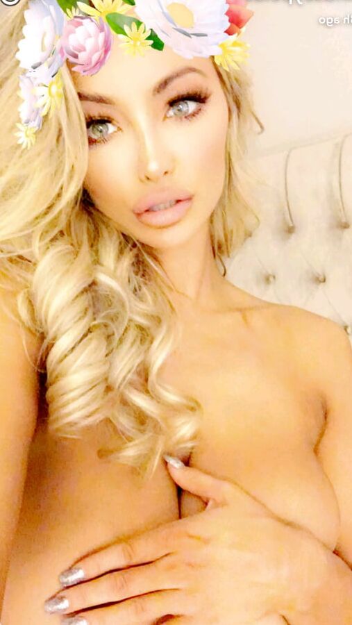 Lindsey Pelas