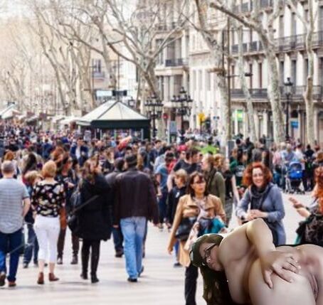 GROS CUL EXPOSER EN PLEINE RUE
