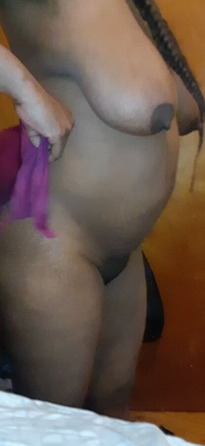 BOTTOMLESS MILF ASS