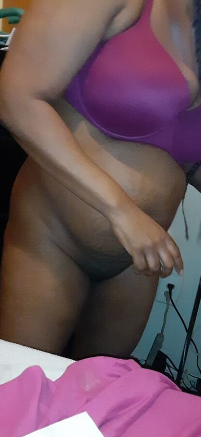 BOTTOMLESS MILF ASS
