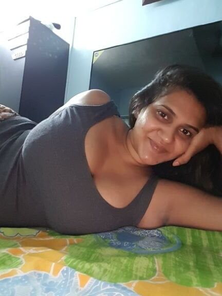 Big Boobs Pooja Bhabi