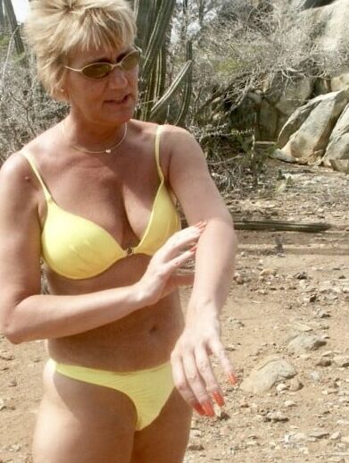 matures and amateurs in swim suits