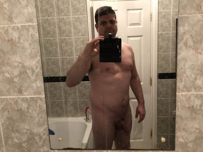 Ryan R. Fat fag on kik