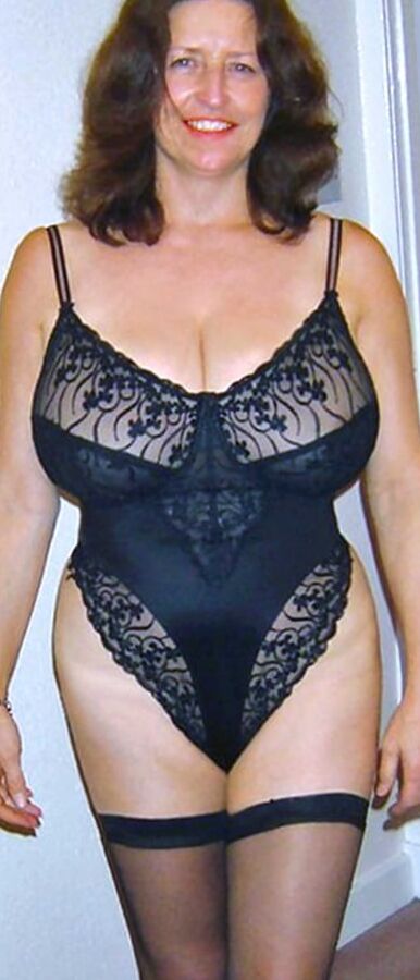 Panties and sexy matures to jerk off with