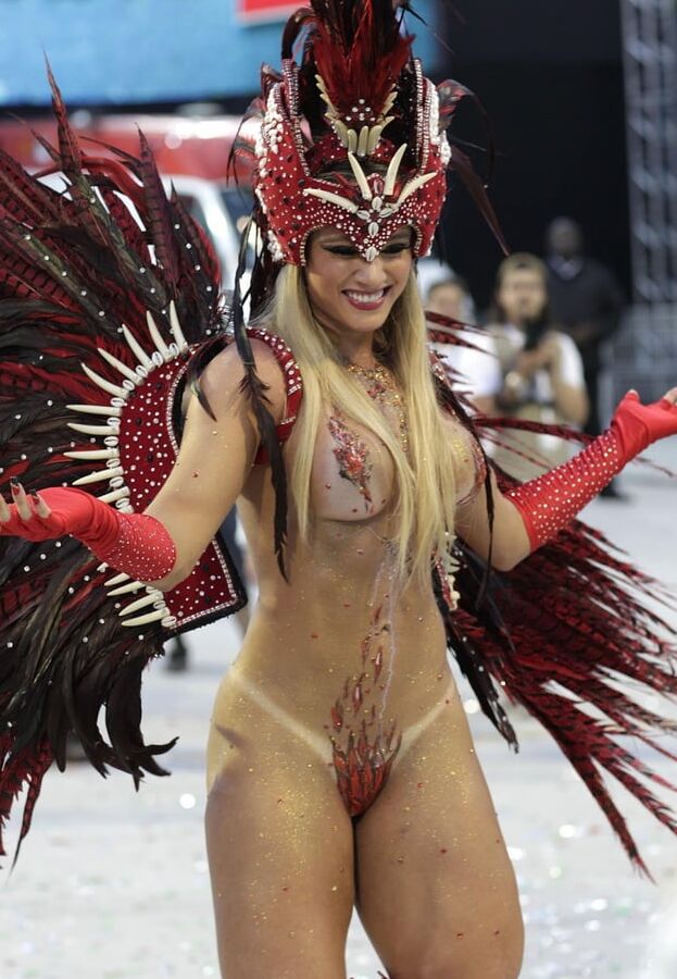 Full nude girls from Rio carnival