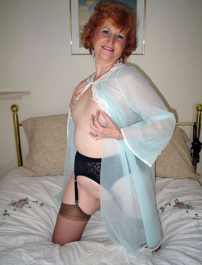 Elegant Nylons and Pretty Pink Cunt