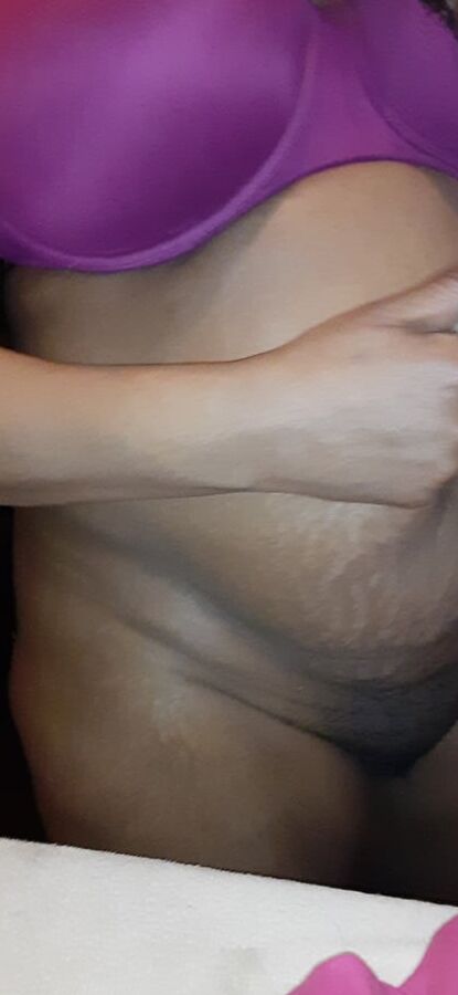 BOTTOMLESS MILF ASS
