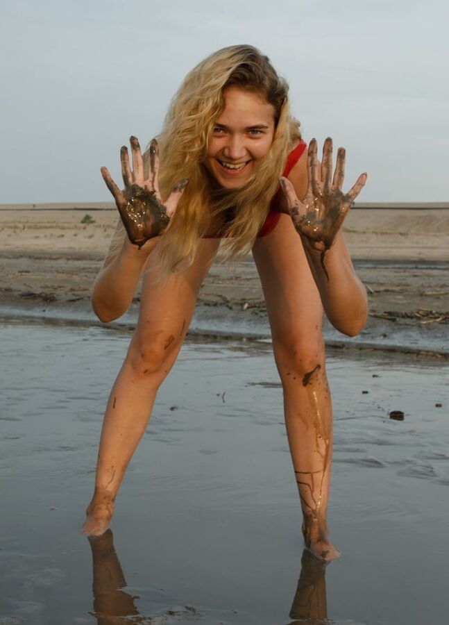 Sexy Babe Sofia - Mucky Pup at the Beach