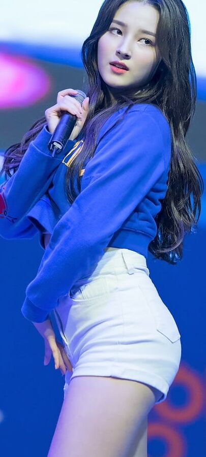 nancy of momoland