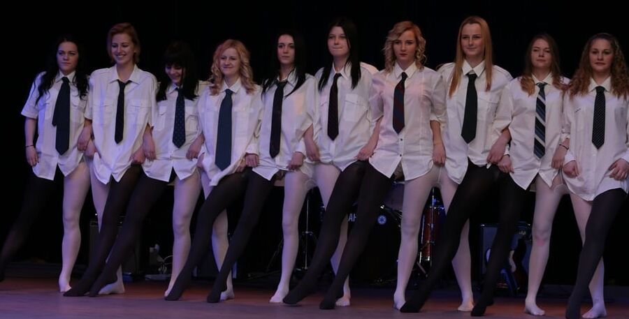 Show Pantyhose Part