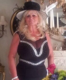 Dianne Lou from Mansfield, Nottingham