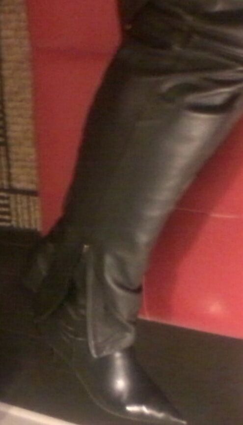 zipper pants