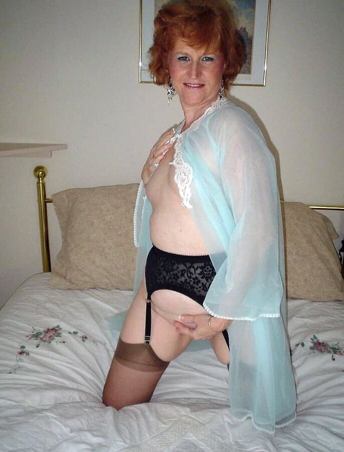 Elegant Nylons and Pretty Pink Cunt