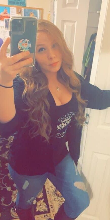 Chelsie the redheaded Milf