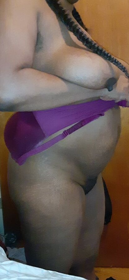 BOTTOMLESS MILF ASS