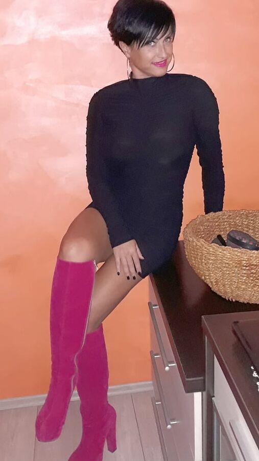 Gorgeous Serbian milf Nena