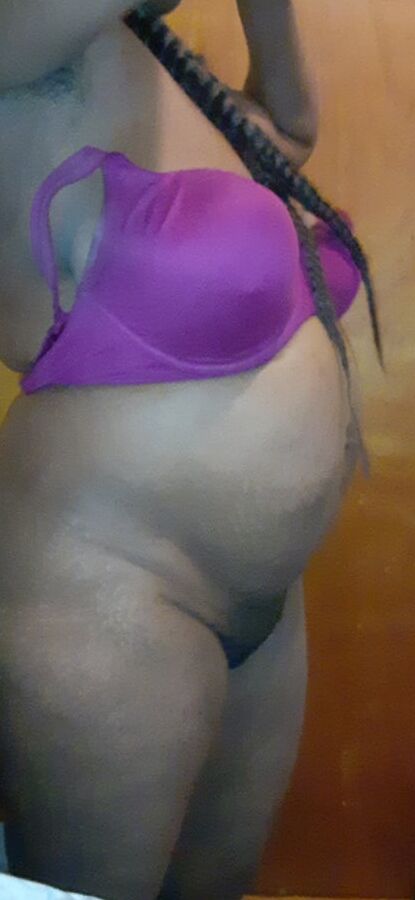 BOTTOMLESS MILF ASS