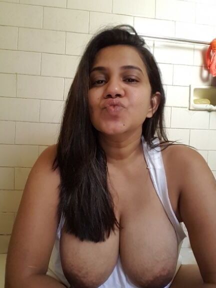 Big Boobs Pooja Bhabi