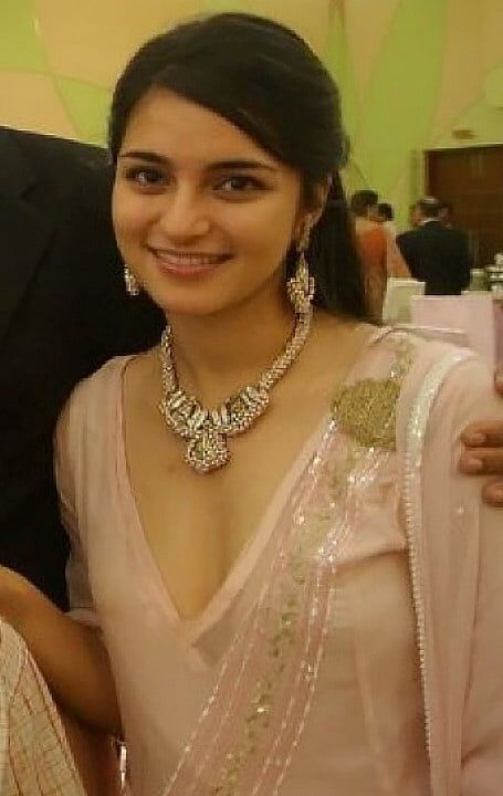 Desi Indian Paki Cleavage Part