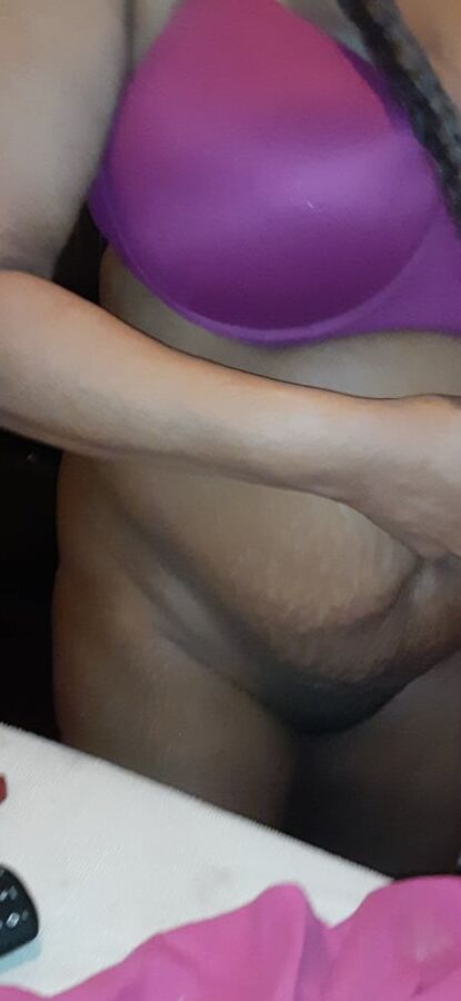 BOTTOMLESS MILF ASS