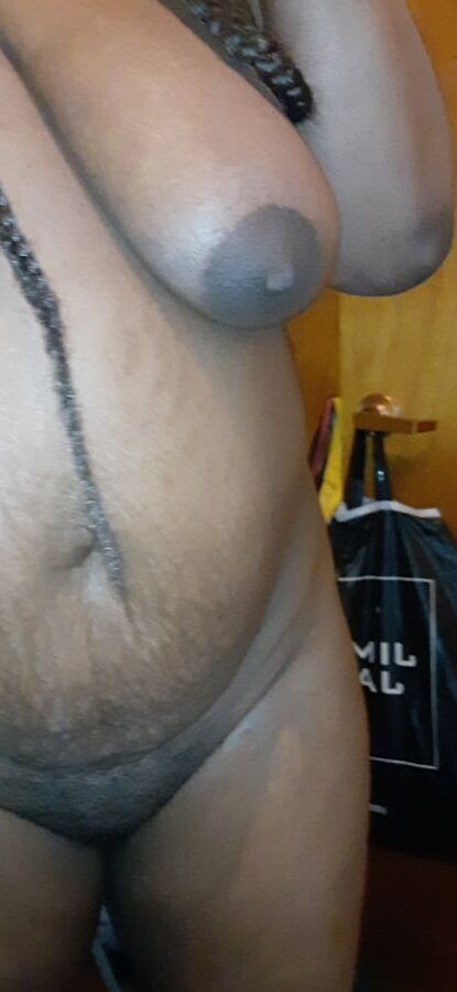BOTTOMLESS MILF ASS