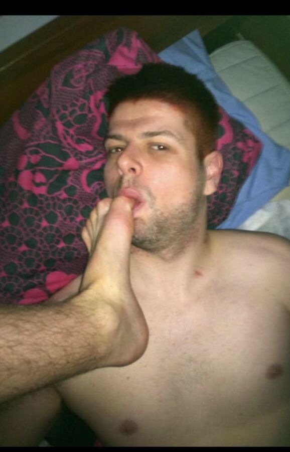 Ryan R. Fat fag on kik