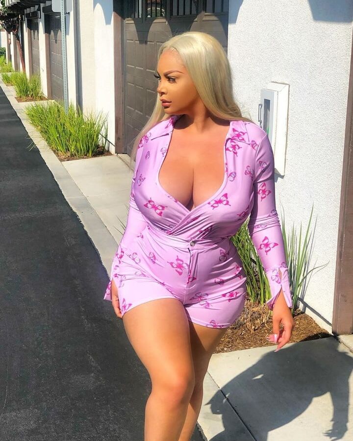 Curvy Girls and damn hot Asses