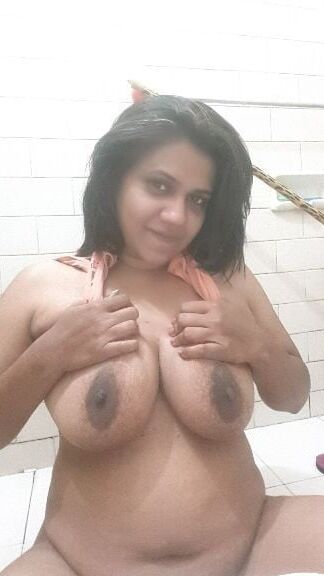 Big Boobs Pooja Bhabi