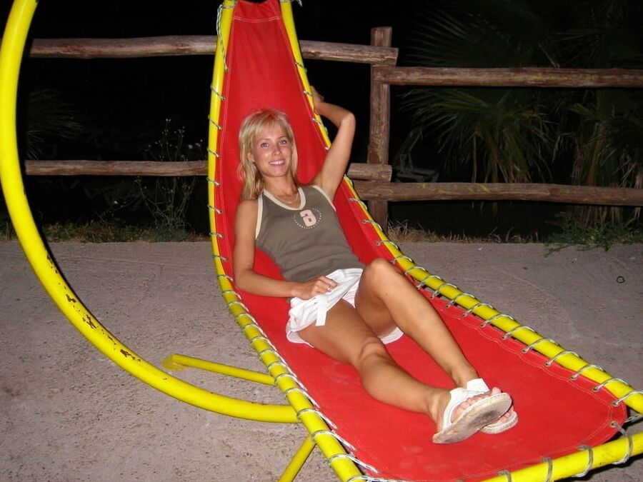 RUSSIAN BLONDIE WIFE