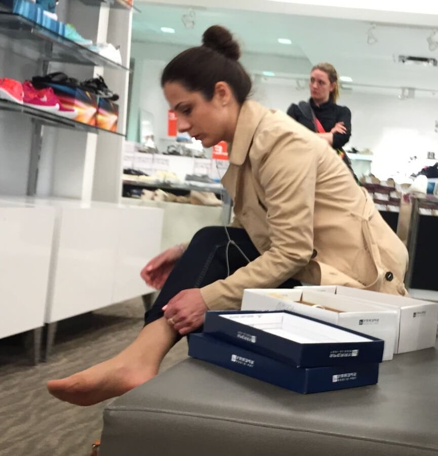Pantyhosed Shopping - HUT Sluts Part
