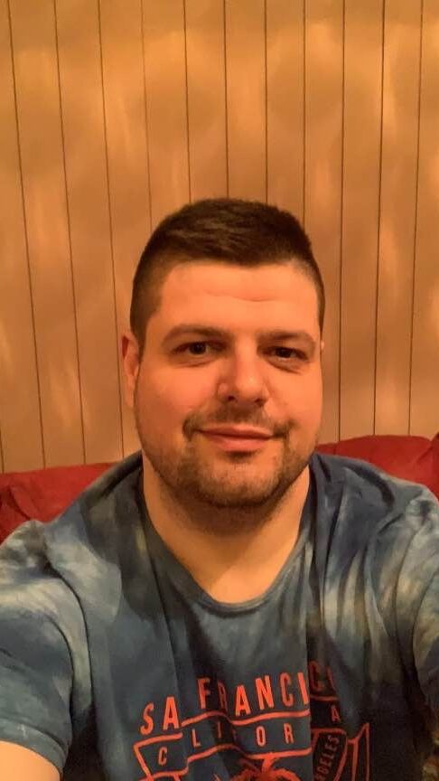 Ryan R. Fat fag on kik