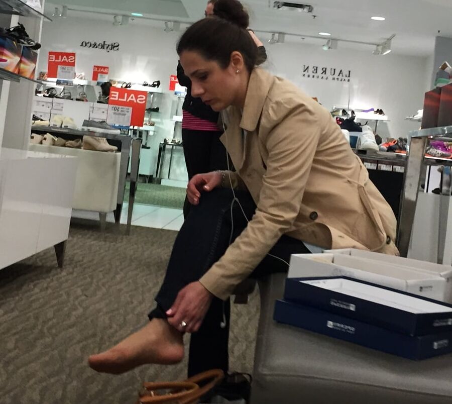 Pantyhosed Shopping - HUT Sluts Part