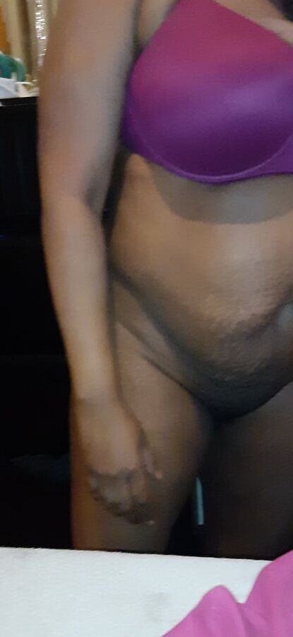 BOTTOMLESS MILF ASS