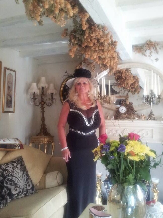 Dianne Lou from Mansfield, Nottingham