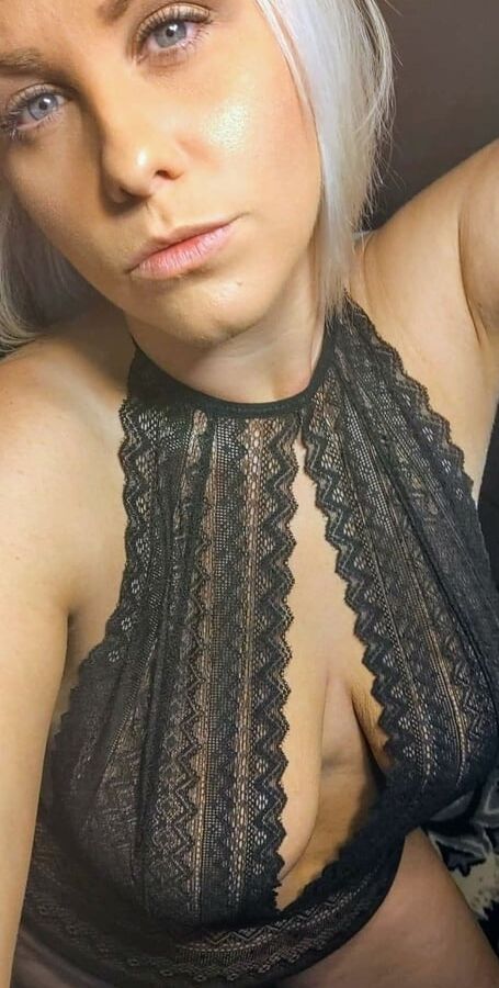 BLONDE Cum Dumpster
