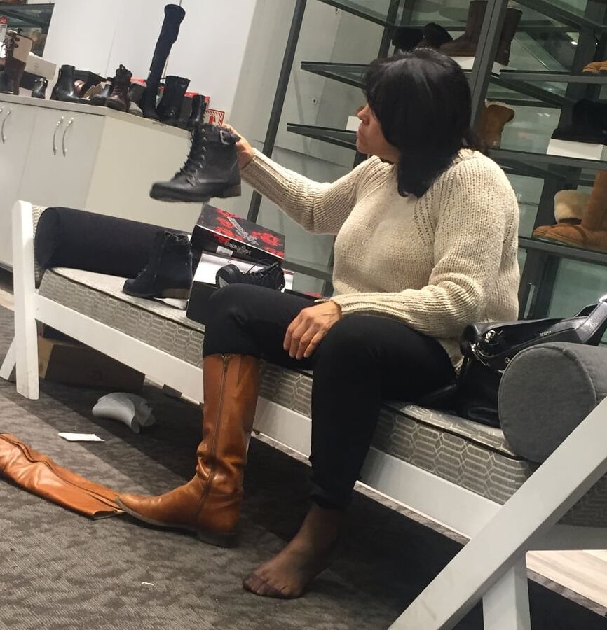 Pantyhosed Shopping - HUT Sluts Part