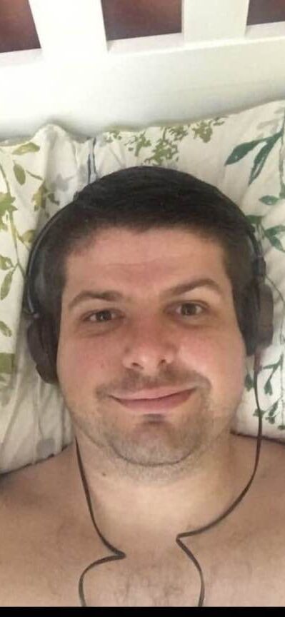 Ryan R. Fat fag on kik