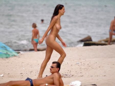 exhibitionist cougars
